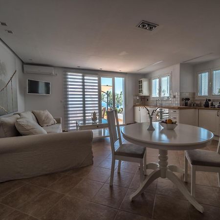 The Infinity 180 Luxury Suites Μηλιά Εξωτερικό φωτογραφία